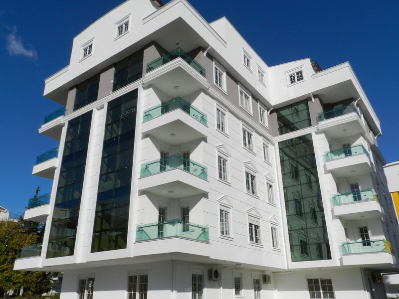 4+1 Wohnung in Konyaalti: 150 m² mit Pool und Tiefgarage - Main Image